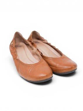 Nurture Womens Casual Comfort CAMEL Leather Slip On Wedge 9 M preowned